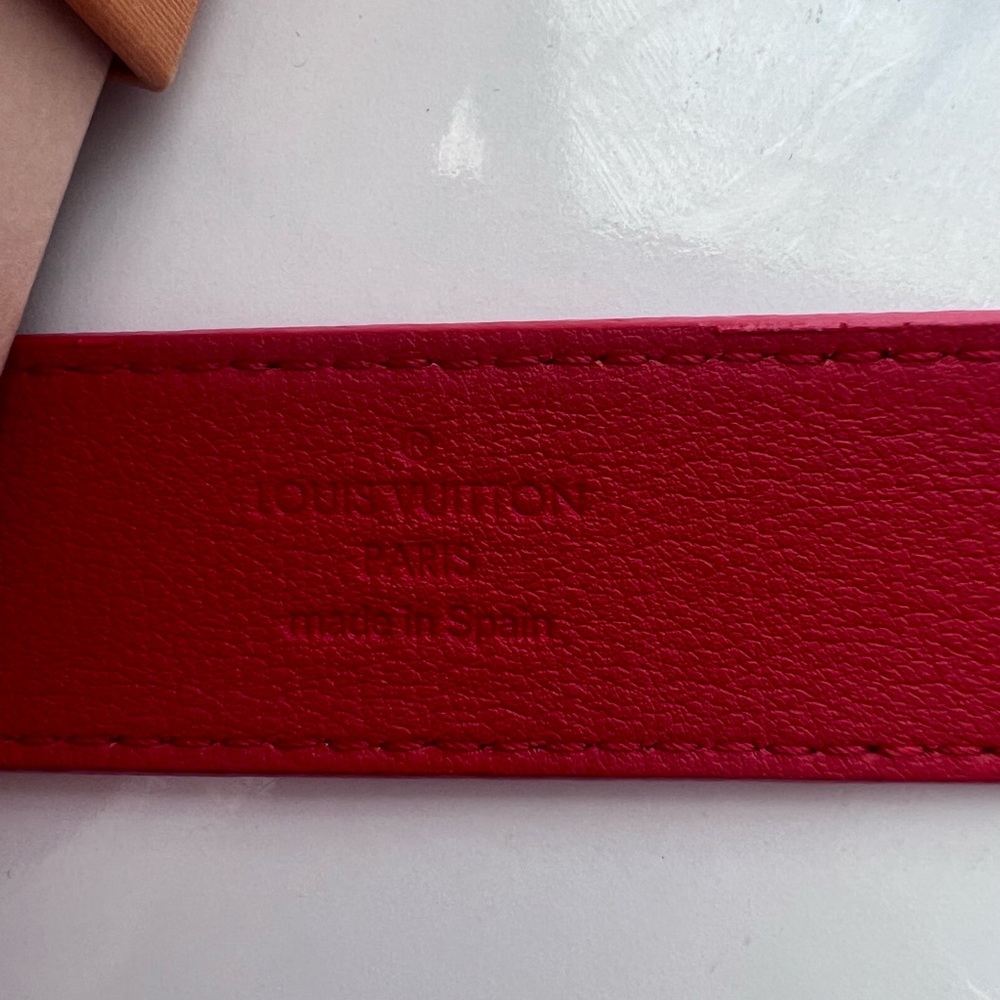 Louis Vuitton LV Twist Belt in 90mm - Picture 3 of 5
